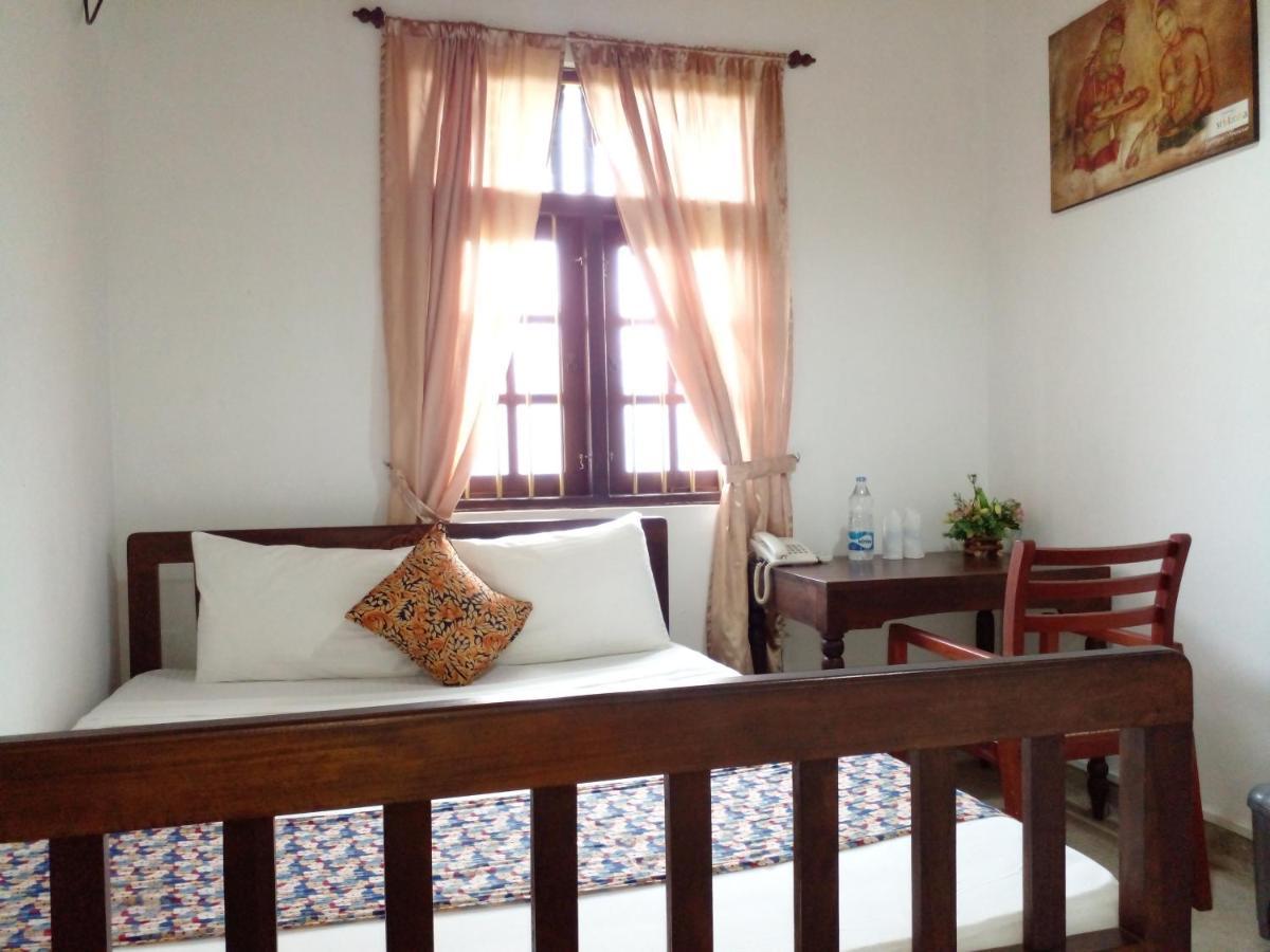Muduna Walawwa Resort Kandy Exterior photo