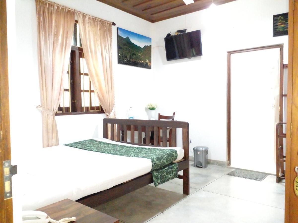 Muduna Walawwa Resort Kandy Exterior photo