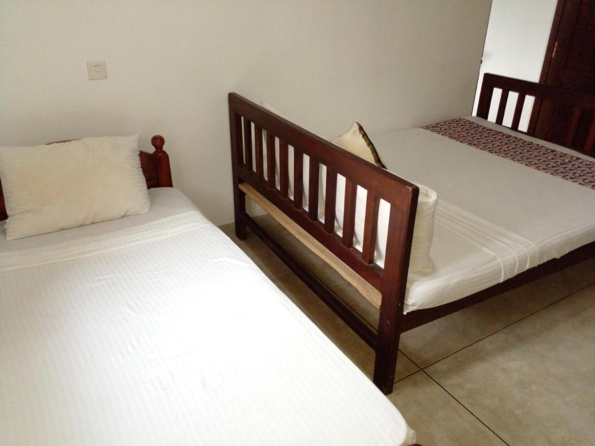 Muduna Walawwa Resort Kandy Exterior photo