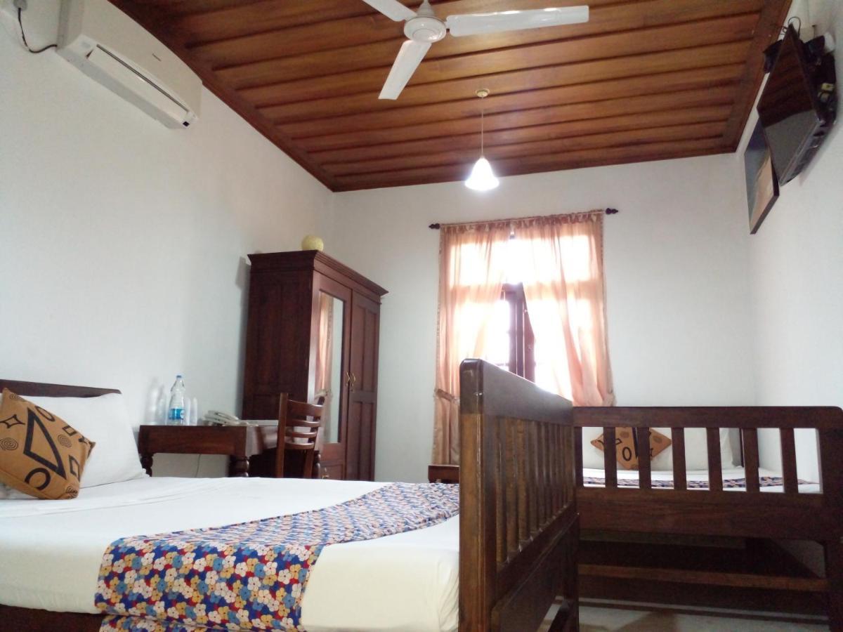 Muduna Walawwa Resort Kandy Exterior photo