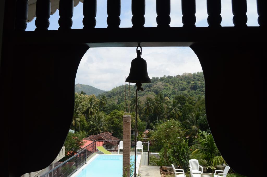 Muduna Walawwa Resort Kandy Exterior photo